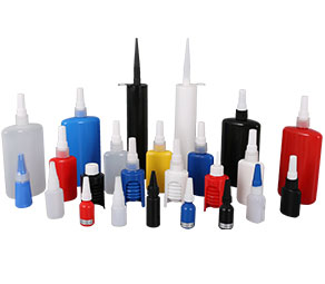 尖嘴瓶適用行業廣泛，多用于膠水包裝、眼藥水包裝、食品調料包裝，因其尖嘴特點，具備方便滴膠，操作時流量可控可調，使用方便。